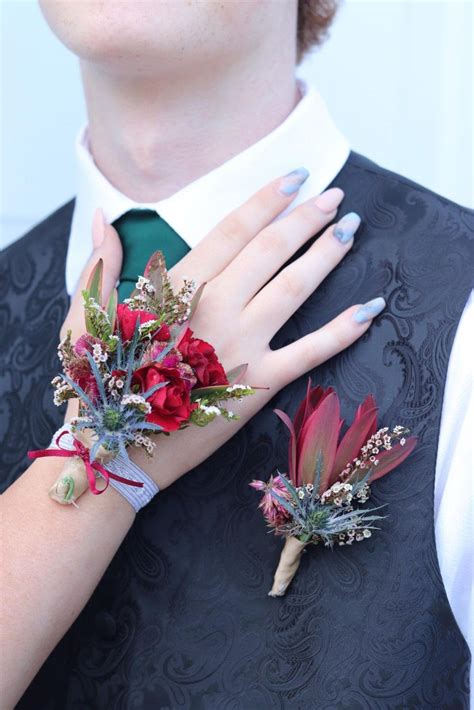 Boutenniers And Corsage Corsage Homecoming Dance Flowers