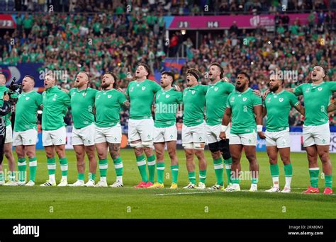 The Ireland team sign the national anthem before the Rugby World Cup ...