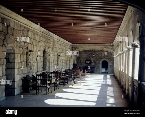 Galeria Del Claustro Foto A Os Location Hostal Convento De San