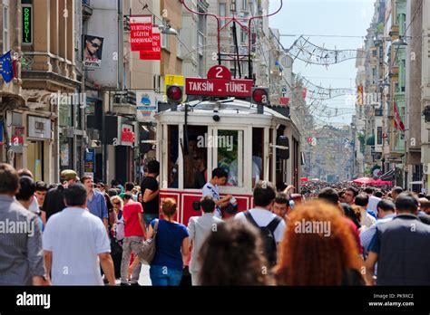 Street view, Istanbul, Turkey Stock Photo - Alamy