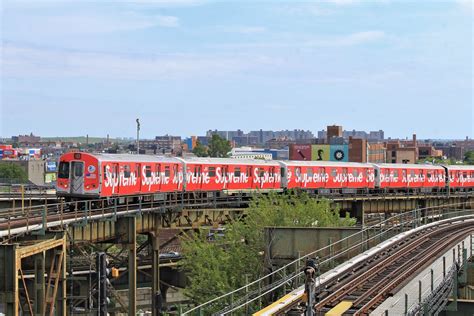 Mta New York City Subway Kawasaki R L Train Supreme W Flickr