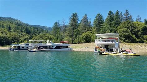 Shasta Lake Houseboat Rentals and Vacation Information