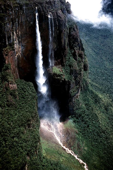 Angel Falls : The World's Highest Waterfall ~ World's Travel Destination