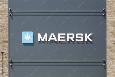 Stockfoto Tilst Denmark April 18 2021 Maersk Logo On A Building