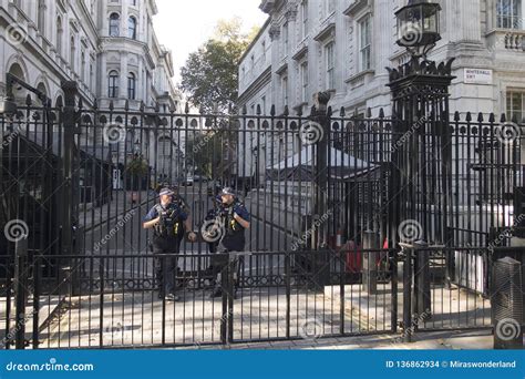 Armed Guards Guarding Downing Street 10 The Residence Of The Prime Minister Editorial Stock