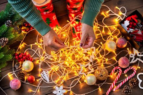 Coloca Tus Luces De Navidad De Manera Segura Con Estos Consejos Mni