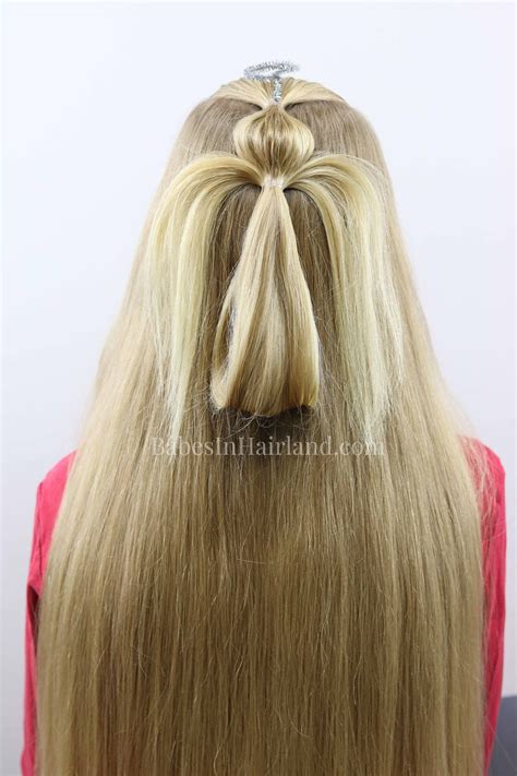 Angel Ponytail Christmas Hairstyle Look Angelic This Christmas