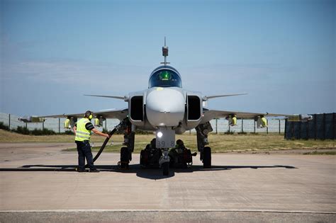 Saab Gripen E Voa Armamento Pela Primeira Vez Poder A Reo