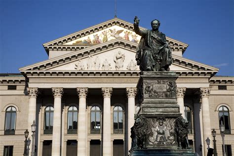 Private Walking Tour of Munich with official tour guide | TTM