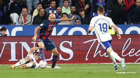 La SD Huesca Y El Real Zaragoza Se Miden En Un Partido Marcado Por La