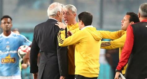 Jorge Fossati Vs Tiago Nunes El Técnico De Universitario Reveló El Motivo De La Discusión Con