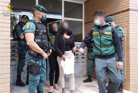 La Guardia Civil Libera A Cinco Mujeres Y Detiene A 10 Personas Que