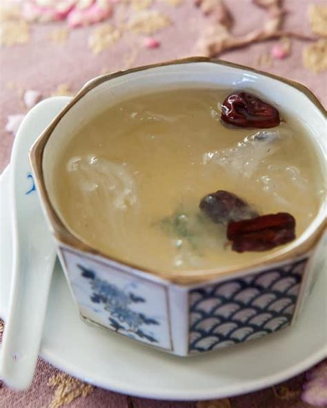 Chinese Swallow's Nest Soup With Rock Sugar | Chinese