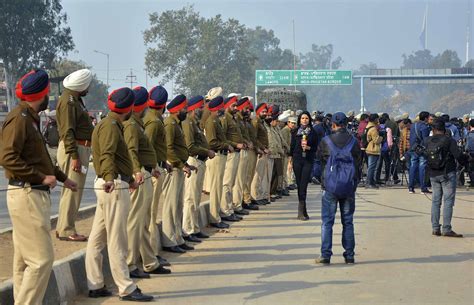 Pakistan Releases Captured Indian Pilot