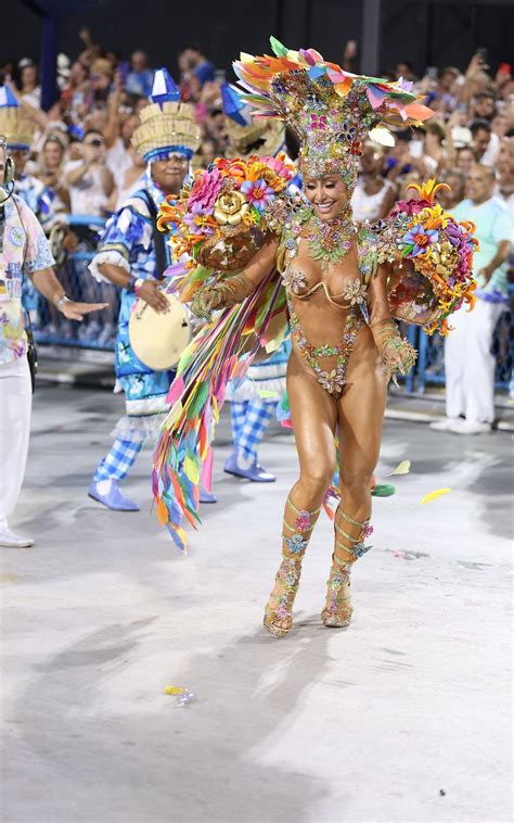 Sabrina Sato Exibe O Corpo Escultural Em Desfile Da Vila Isabel Veja