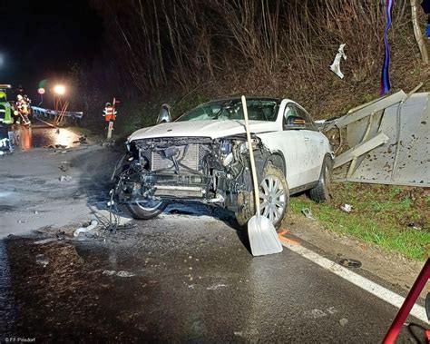 PKW Geriet Ins Schleudern Und Kam In Gegenverkehr Salzi At