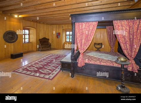 Medieval castle bedroom hi-res stock photography and images - Alamy