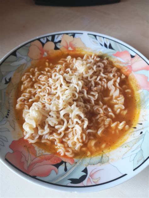 1651 Chings Secret Hot Garlic Instant Noodles HAPPYSOUPER De