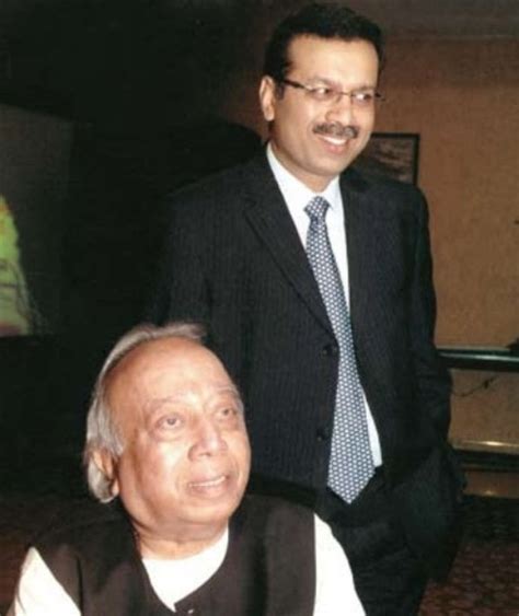 Sanjiv Goenka Wiki, Age, Wife, Family, Biography & More - WikiBio