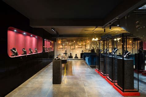 Rain Of Gold Stunning Jewelry Store Enchants In Breathtaking Black And