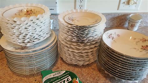 gear acres  top   hill packing  large set  dishes
