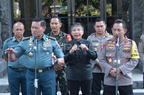 Konferensi Pers Pengamanan KTT Ke 43 ASEAN ANTARA Foto