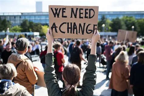 50,000+ Climate Change Protest Pictures | Download Free Images on Unsplash