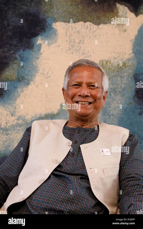 El premio Nobel Muhammad Yunus fundador del Grameen Bank Fotografía de