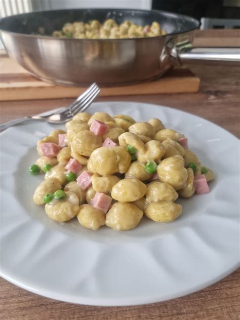 Gnocchi crème de parmesan jambon et petits pois