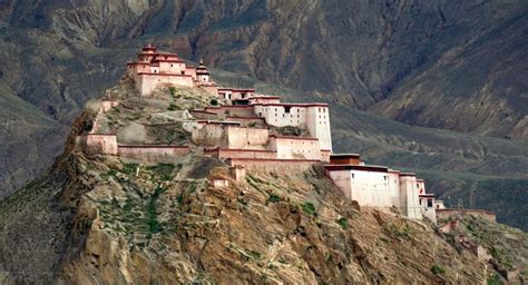 Gyantse Dzong Tibet 2015 Tibet Tibet Travel Travel Tours