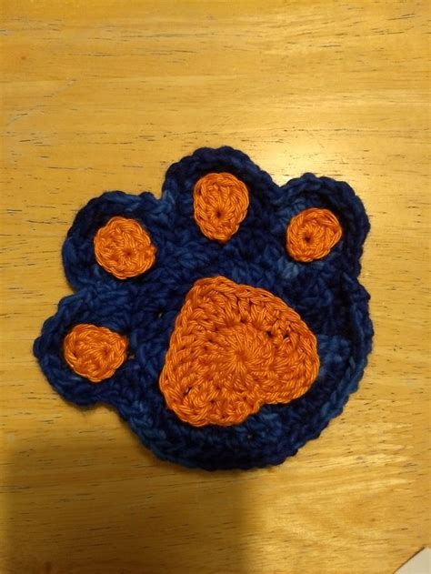 Crochet Paw print | Crochet, Paw print, Crochet earrings