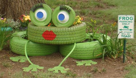 Creative Ideas - DIY Lovely Frog Garden Decor from Old Tires