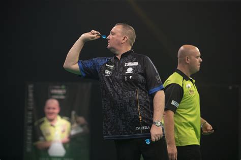 Durrant Denies Van Gerwen To Reach World Series Of Darts Quarter Finals