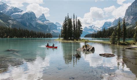 Spirit Island Boat Cruise | Tourism Jasper