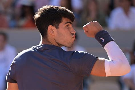 Roland Garros Carlos Alcaraz steht nach Fünf Satz Sieg gegen Jannik