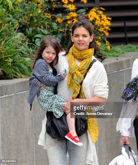 4 277 Katie Holmes And Suri Cruise Photos And High Res Pictures Getty Images