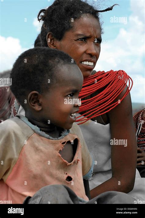 Poor african family hi-res stock photography and images - Alamy