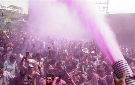 Beautiful life !!!: Holi Festival of Color - one of the most intersting ...