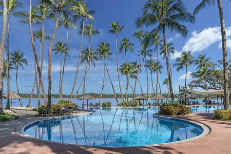 Shangri-La's Fijian Resort & Spa - Lagoon Pool - Bula Bride