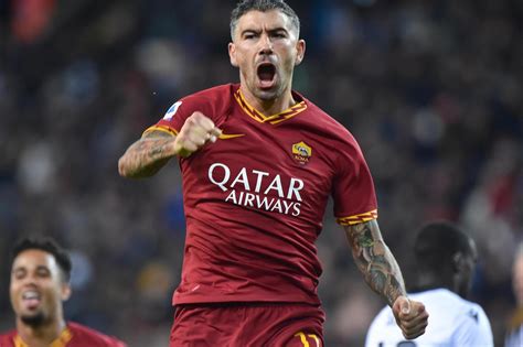 Roma Kolarov Ha Scelto Il Suo Futuro Rifiutato Il Bologna