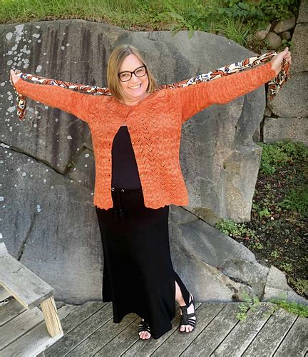 Ravelry Bølgebris cardigan Vol 1 pattern by Hilde Helgedatter