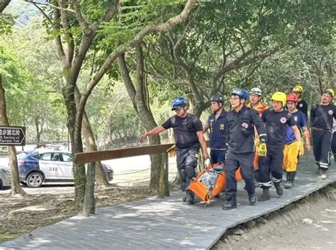 登得卡倫步道遇花蓮強震！3人慘遭落石砸中亡 死者遺體搬運下山 社會 Nownews今日新聞