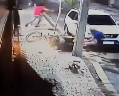 Homem dá voadora em dois criminosos e foge de assalto PTN NEWS