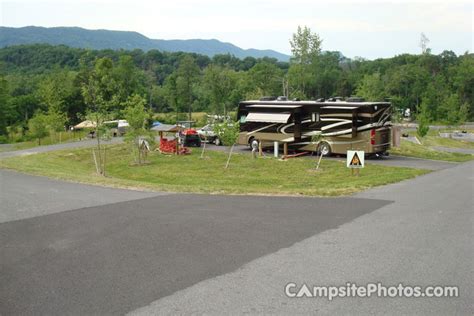 Shenandoah River State Park - Campsite Photos and Reservations