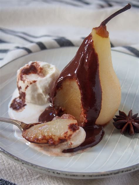 Poires Belle H L Ne Poached Pears With Chocolate Sauce Caroline S