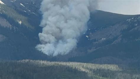 Colorado wildfires: Firefighters race to snuff flames before hot, dry ...