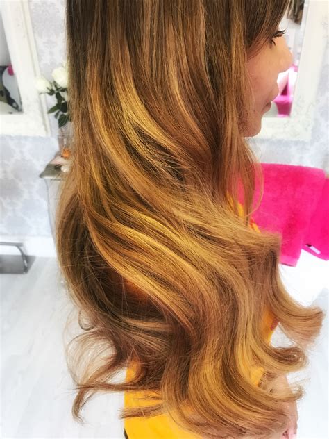 Beautiful La Weave Using Beautyworks 22 Inch Gold Weft By