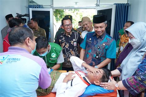 Khitanan Massal Santunan Dan Pembagian Gerobak Gratis Awali Rangkaian