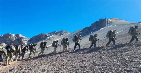 Cazadores De Montaña Las Tropas De Operaciones Especiales Del Ejército Que Hicieron Cumbre En