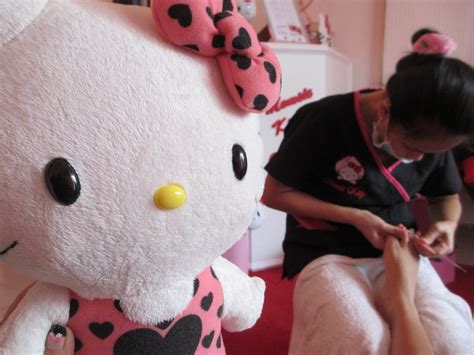 Real Asian Beauty Hello Kitty Spa Momsie Kitty Spa And Slimming Salon